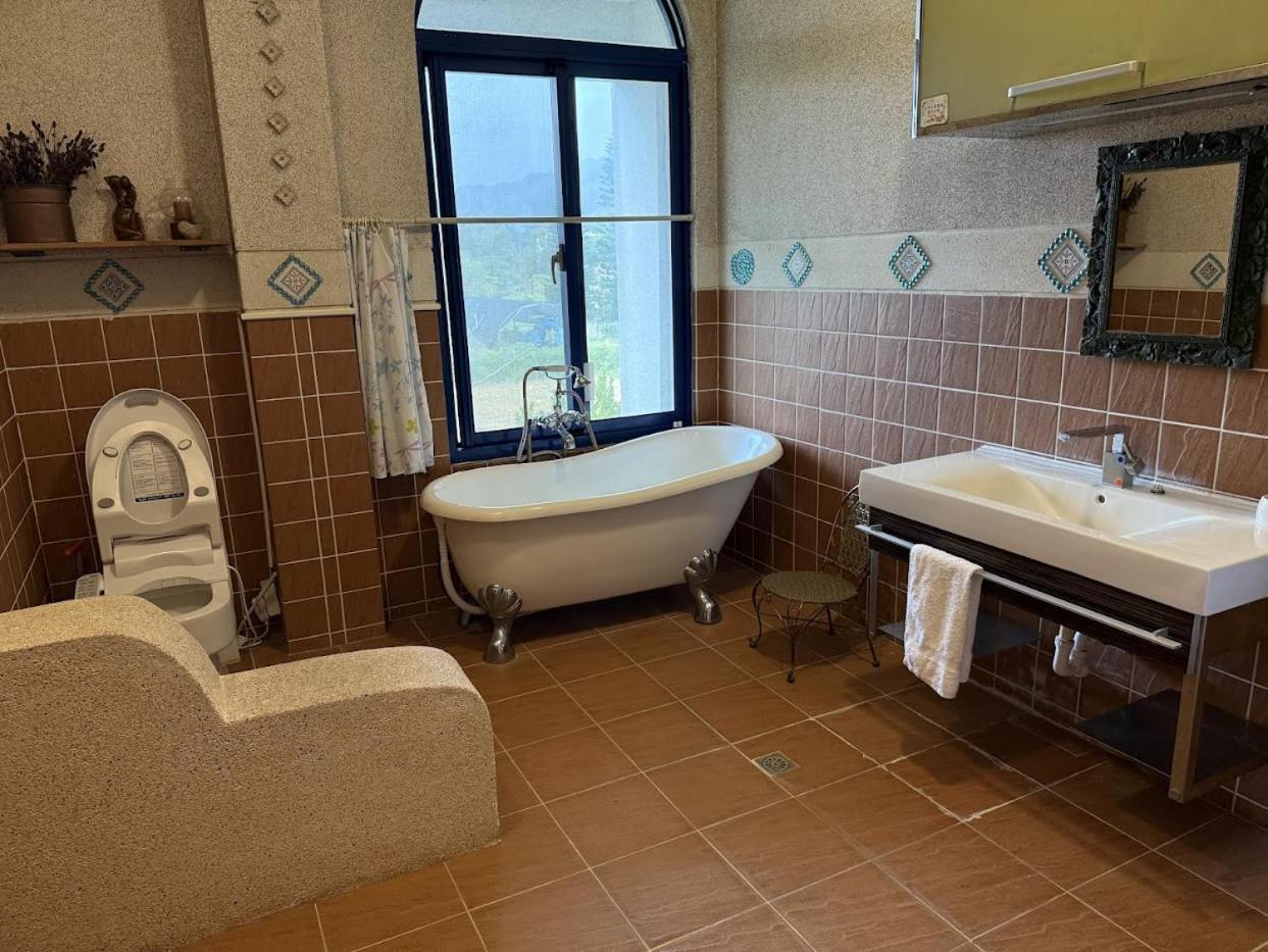 Tuscany Garden B&B Guanxi Exteriör bild